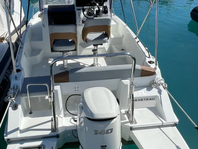 Yacht charter Antibes - Bénéteau Flyer 6 SUNdeck on SamBoat