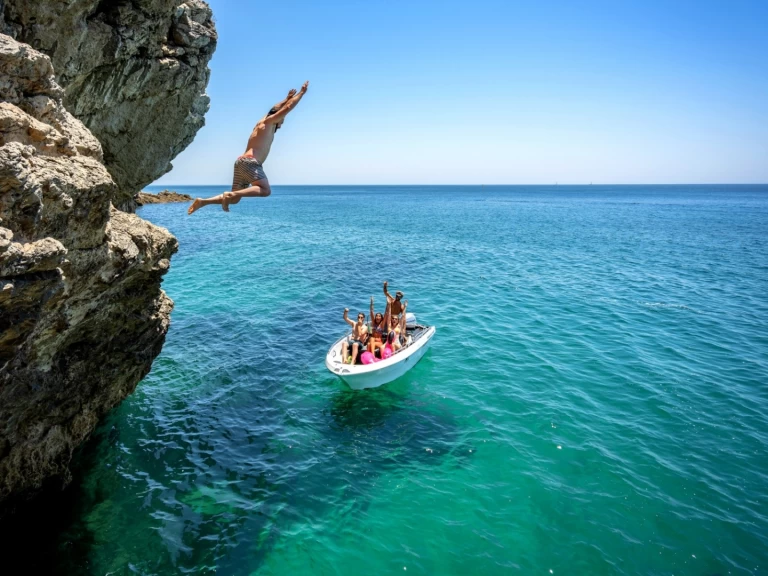 Yacht charter Sesimbra - Pioner Maxi Viking on SamBoat