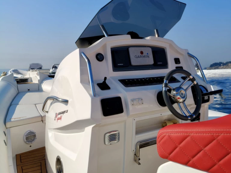 Yacht hire Naples cheap PY 90