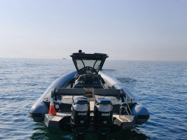 Charter a Panamera Yacht PY 100 T Top in Naples on Samboat