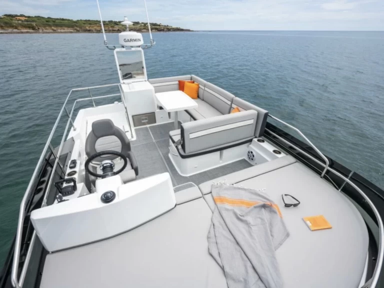 Charter a Orion 06 in Mandelieu-la-Napoule on Samboat