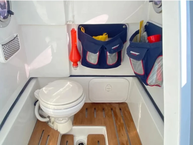 Charter a Nuova Jolly Prince 28 WA in Albufeira on Samboat