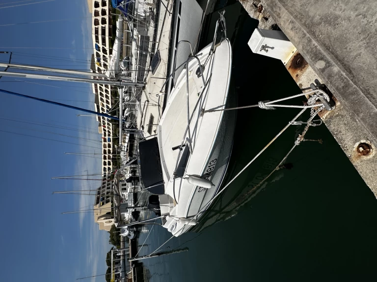 Yacht hire Port-Camargue cheap Quicksilver 635 WA