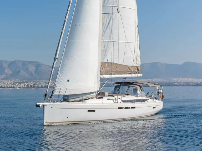 Hire Sailboat with or without skipper Jeanneau Port Balís