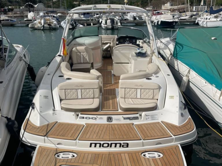 Motorboat hire in Portals Nous - Sea Ray SLX 310