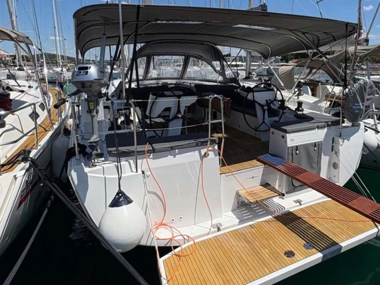Hire a Bavaria Bavaria C46 Trogir