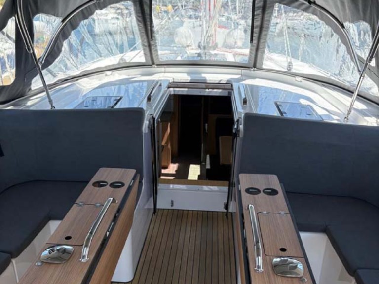 Hire a Bavaria Bavaria C46 Trogir