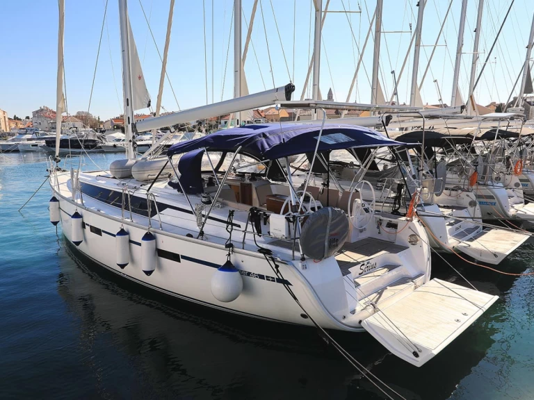 Yacht hire Pula cheap Cruiser 46