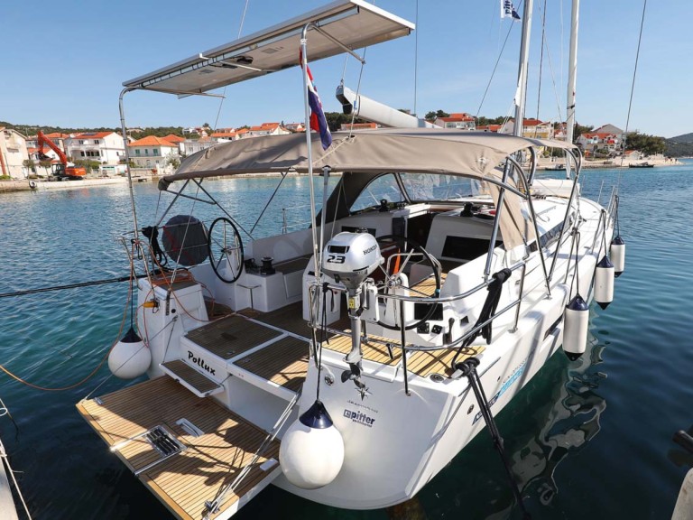 Hire Sailboat with or without skipper Jeanneau Trogir