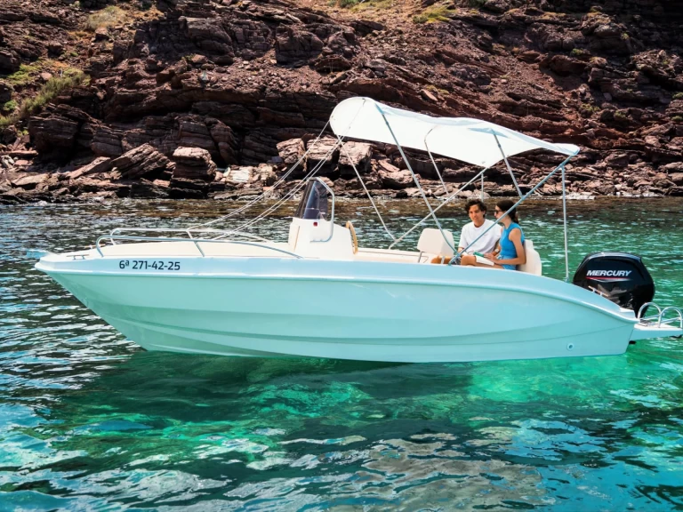 Hire Motorboat Marine with a boat licence