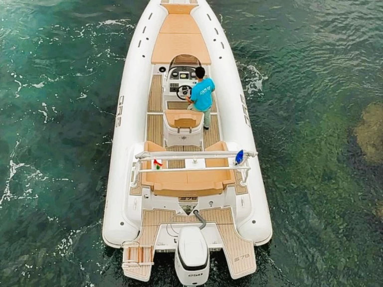 Hire RIB Oromarine with a boat licence