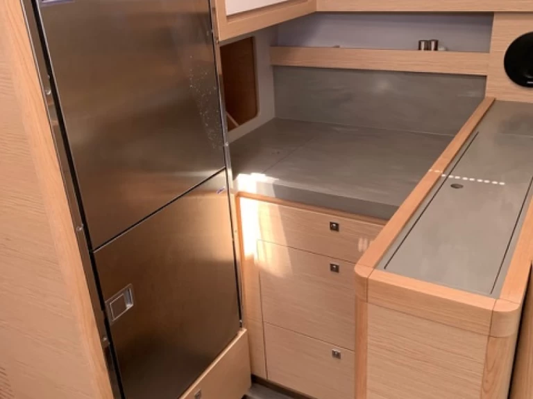 Sailboat hire in Lávrio - Dufour Dufour 530