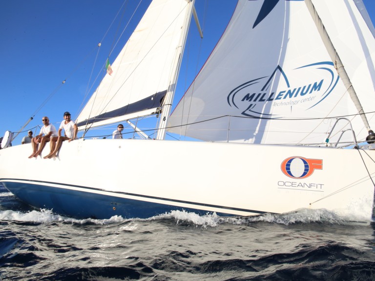 Sailboat to hire Castiglioncello at the best price