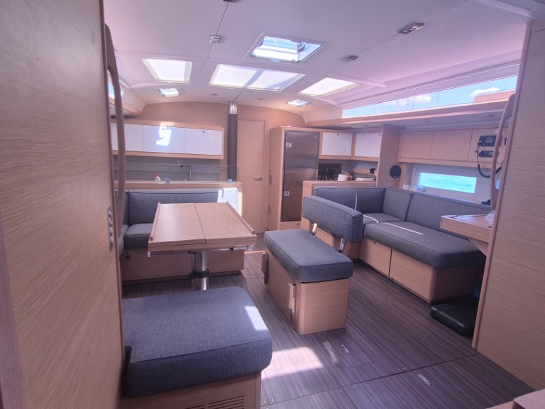 Sailboat to hire Castiglioncello at the best price