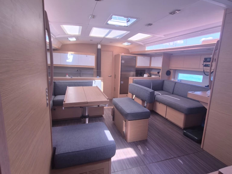 Sailboat to hire Castiglioncello at the best price