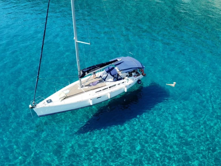Hire Sailboat with or without skipper Jeanneau Naxos Port