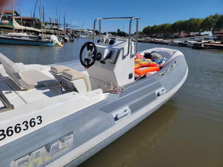 Hire RIB Sacs with a boat licence