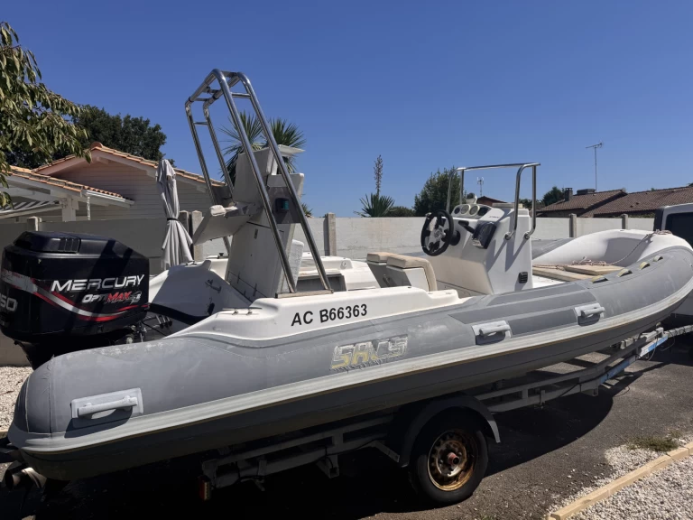 Hire RIB Sacs with a boat licence
