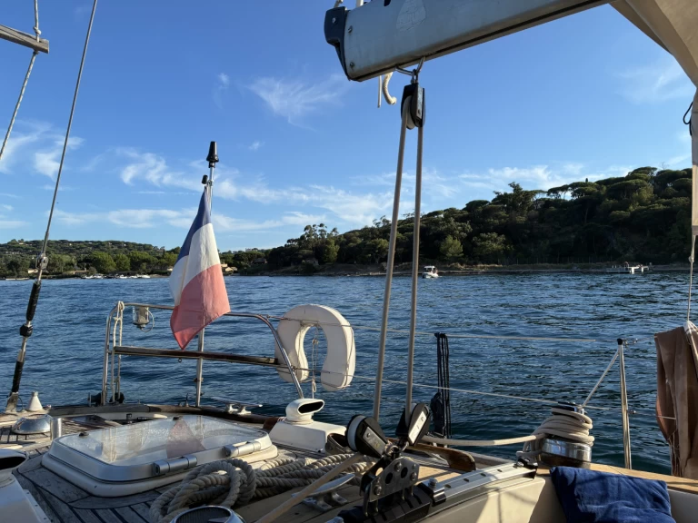 Hire Sailboat with or without skipper Halberg-Rassy Saint-Tropez