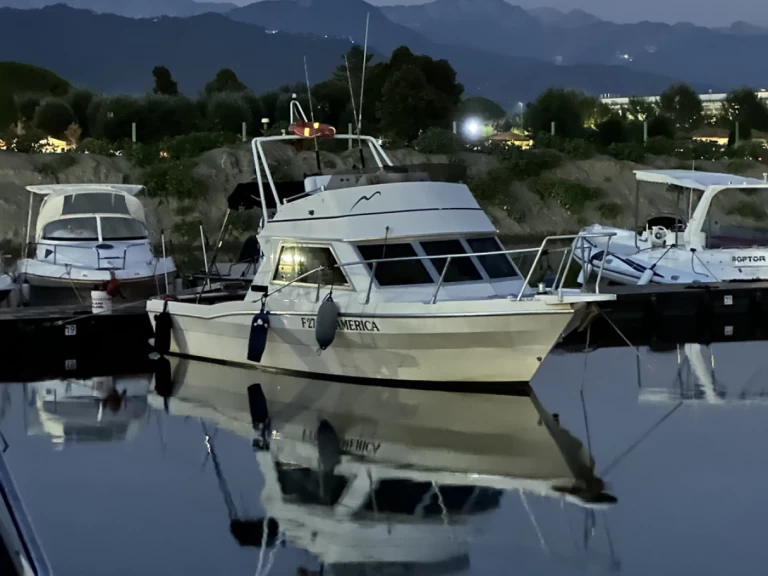 Charter a SETTE MARI FLY AMERICA in Ameglia on Samboat