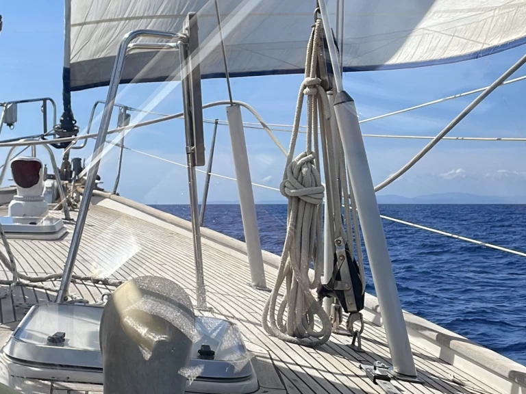 Hire Sailboat with or without skipper Halberg-Rassy Saint-Tropez