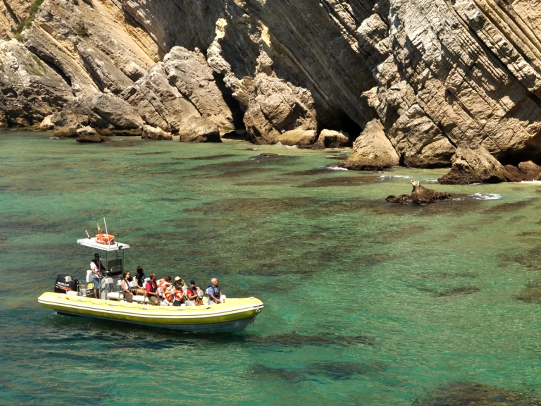 Yacht hire Sesimbra cheap TX 860