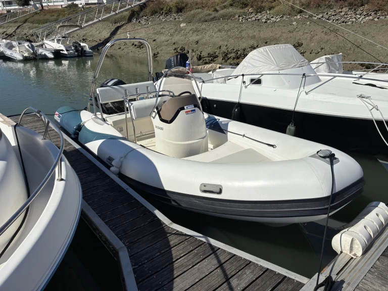 Charter a Valiant Valiant 650 Cruiser in Le Pouliguen on Samboat