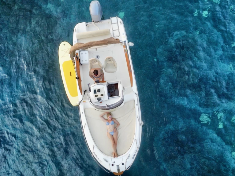 Motorboat to hire Sant Antoni de Portmany at the best price