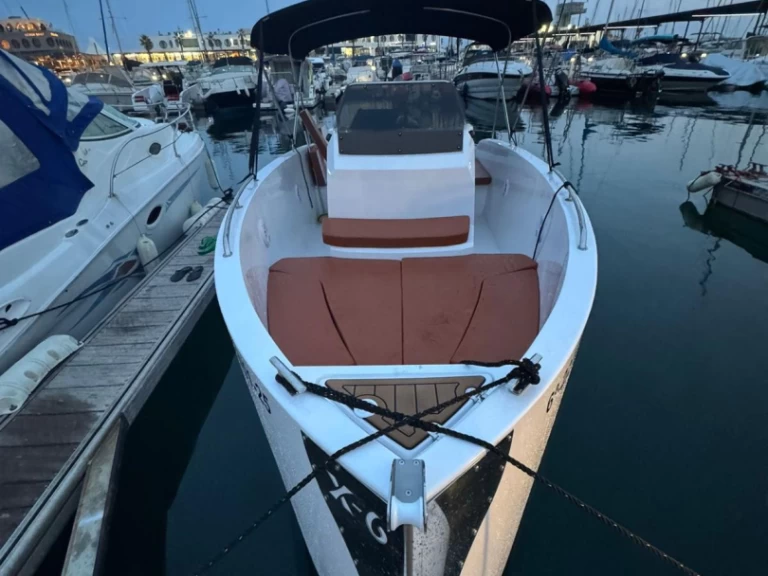 Yacht charter Alicante - Boats maks Catt X6 on SamBoat