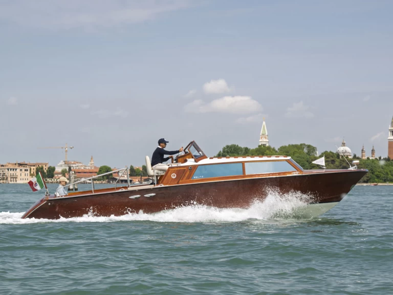 Charter a Serenella My Way in Venice on Samboat