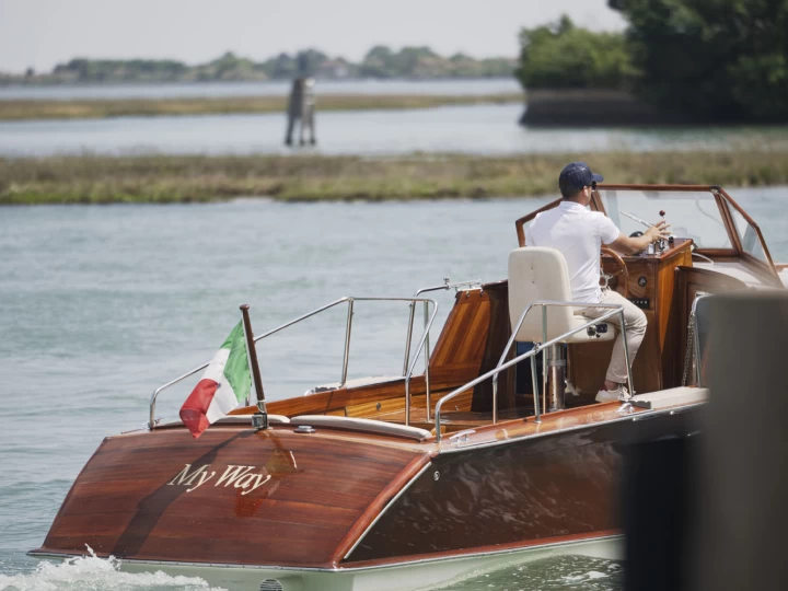 Motorboat hire in Venice - Serenella My Way