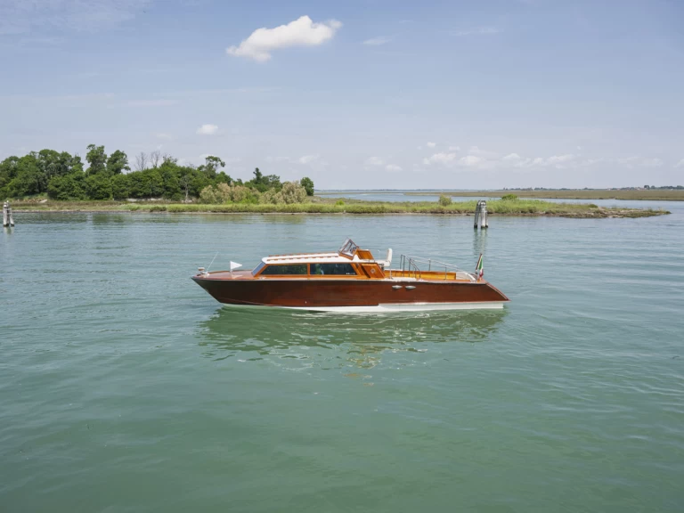 Hire Motorboat with or without skipper Serenella Venice