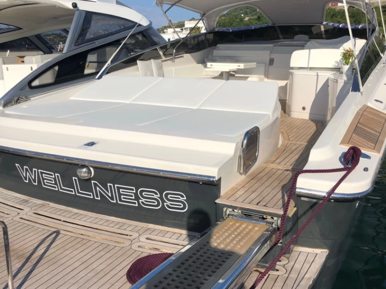 Hire Motorboat Tornado with a boat licence