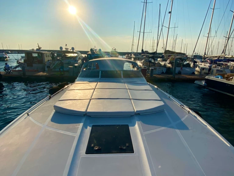 Motorboat to hire Forio at the best price