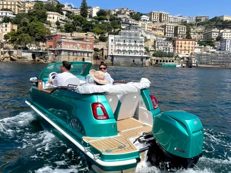 Yacht hire Naples cheap 500 VIP LOUNGE