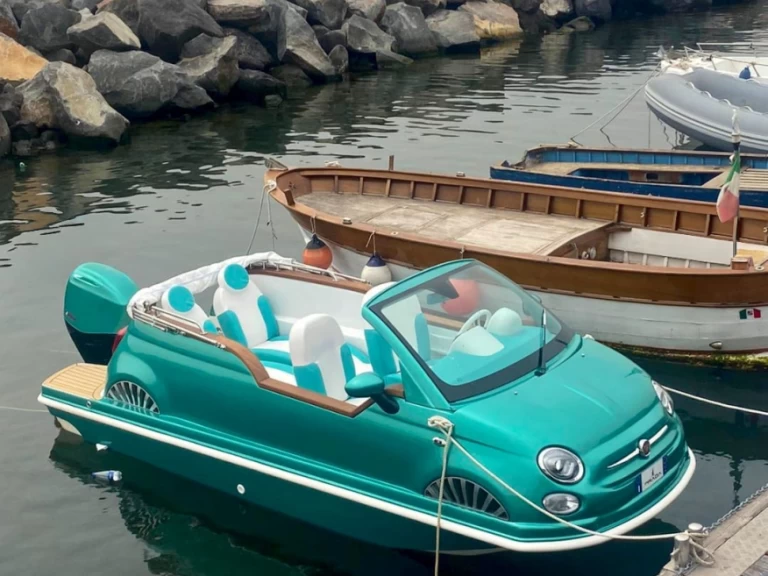 Motorboat hire in Naples - fiat 500 VIP LOUNGE
