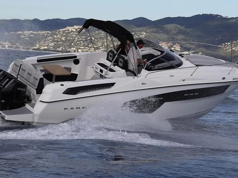 Charter a Karnic 902  in Monopoli on Samboat