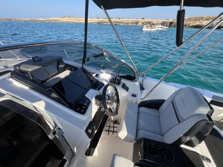 Motorboat to hire Monopoli at the best price