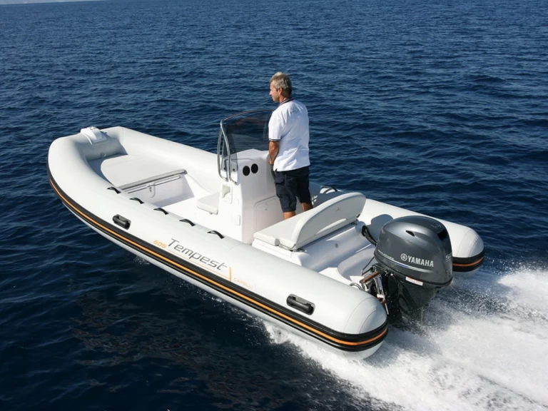 Hire RIB Capelli with a boat licence