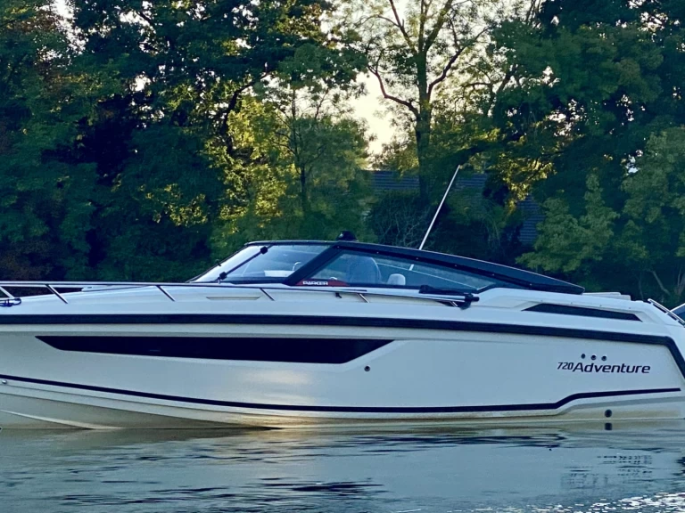 Motorboat to hire Paris at the best price