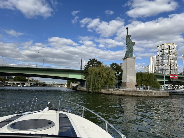 Yacht charter Paris - Parker 720 Adventure on SamBoat