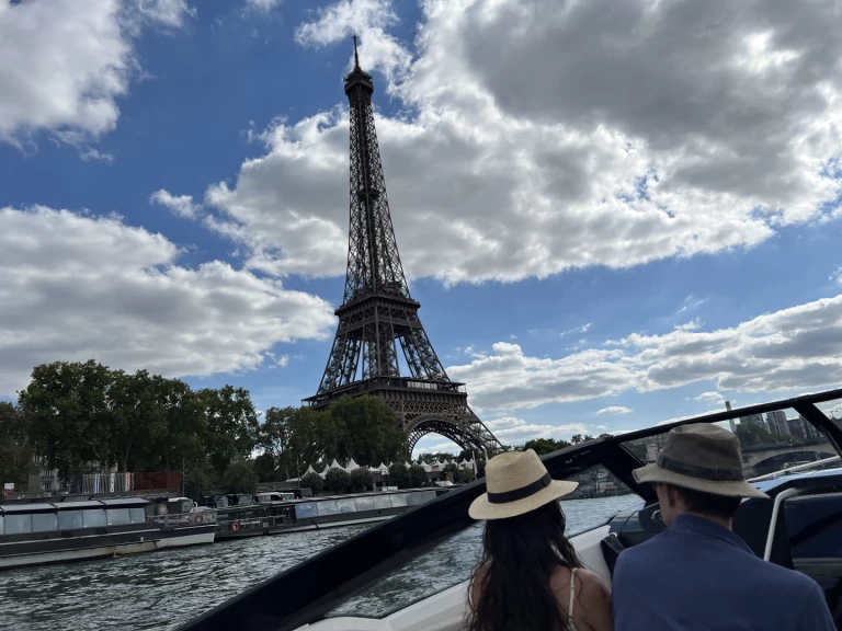 Hire Motorboat Parker with a boat licence