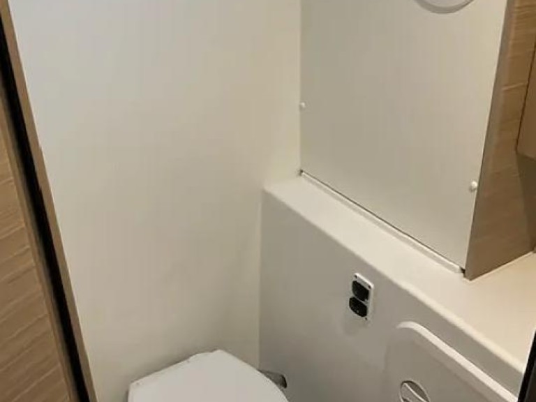 Yacht hire Alimos cheap Lagoon 42