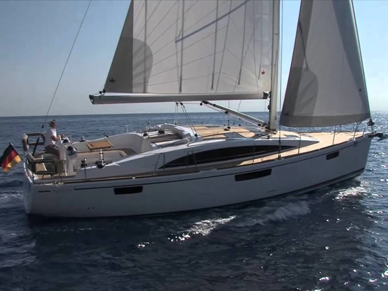 Sailboat hire in Alimos - Bavaria Bavaria C42