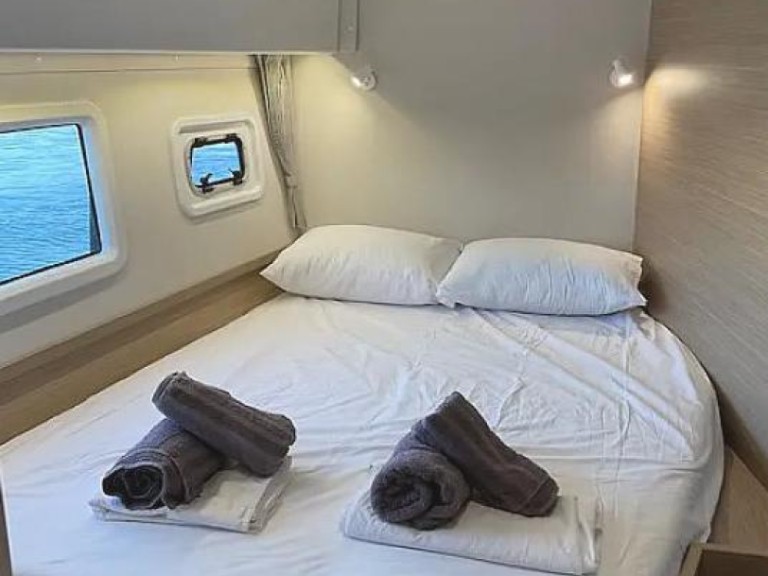 Yacht charter Alimos - Lagoon Lagoon 42 on SamBoat