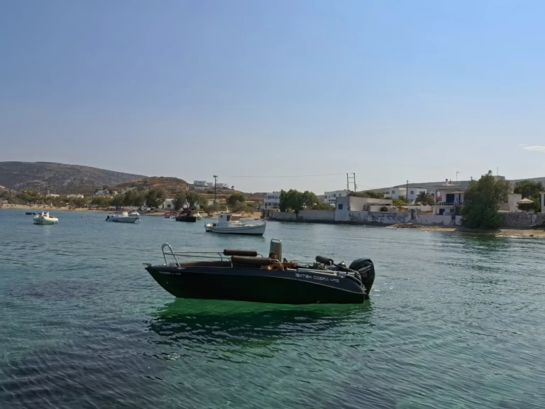 Hire a Isatek Cobra 495 Mílos