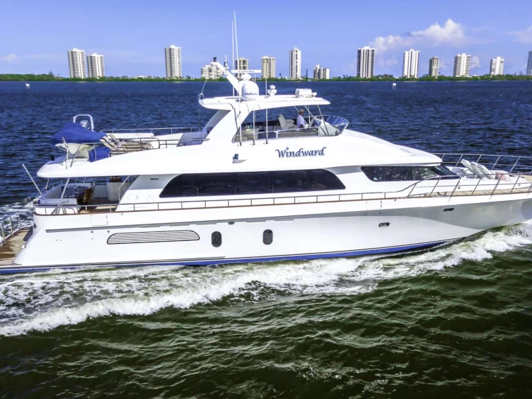 Luxury Yacht to hire Jupiter at the best price