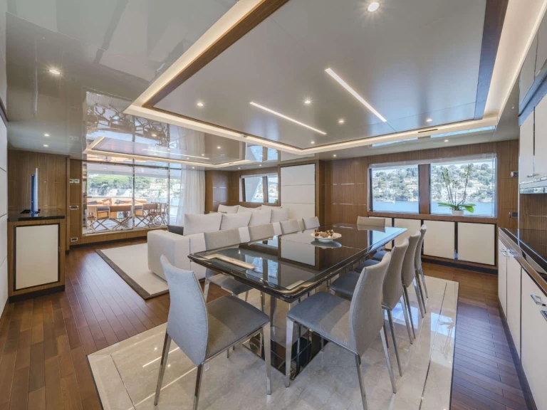 Luxury Yacht hire in Cannes - Ferronavale FIORENTE