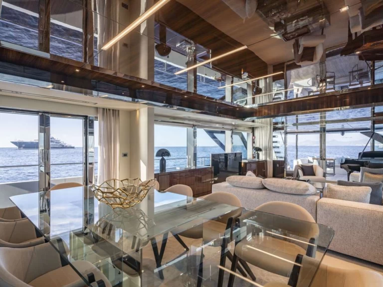 Hire a Riva ELYSIUM I El Toro