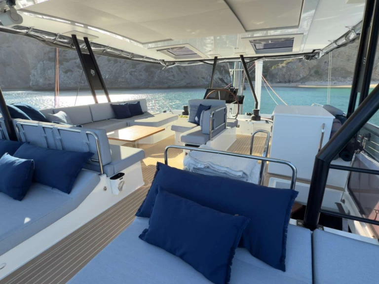 Hire Luxury Yacht with or without skipper Fountaine Pajot Bahamas